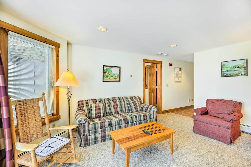 Inviting Ski-in/ski-out Condo at Jay Peak Resort!