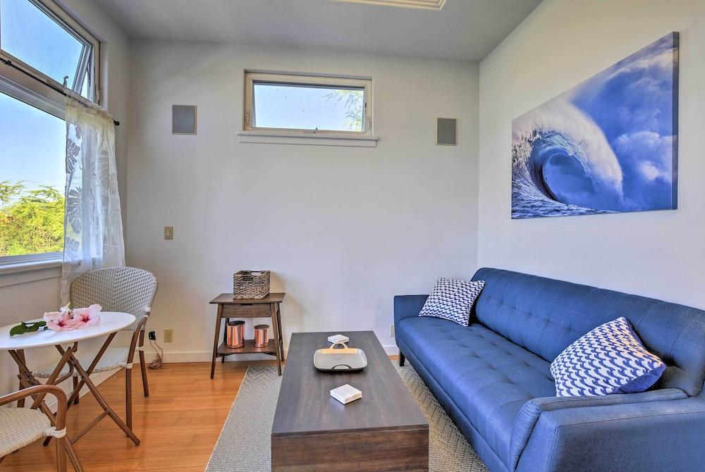 1 Mile to Magic Sands Beach: Kailua-kona Cottage