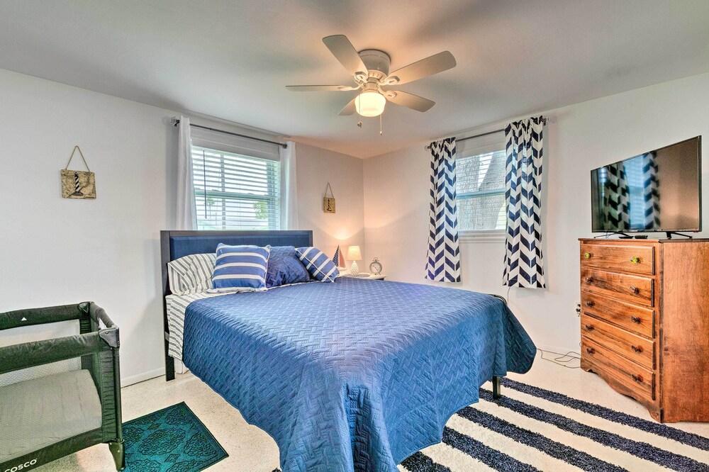 Canalfront Hudson Home W/private Dock & Yard!