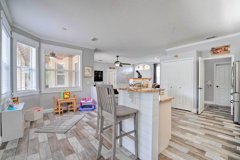 Airy Crystal River Retreat w/ Backyard Oasis!