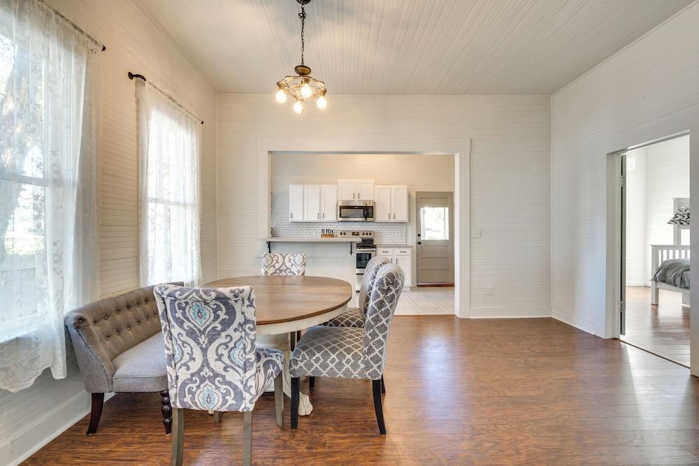 Charming 100-year-old Home < 1 Mi to Downtown