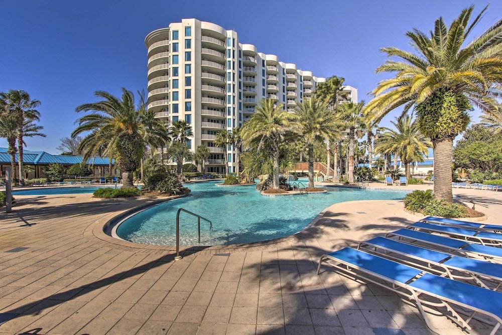 Destin Condo w/ Amenities & Pool < 1/2 Mi to Beach