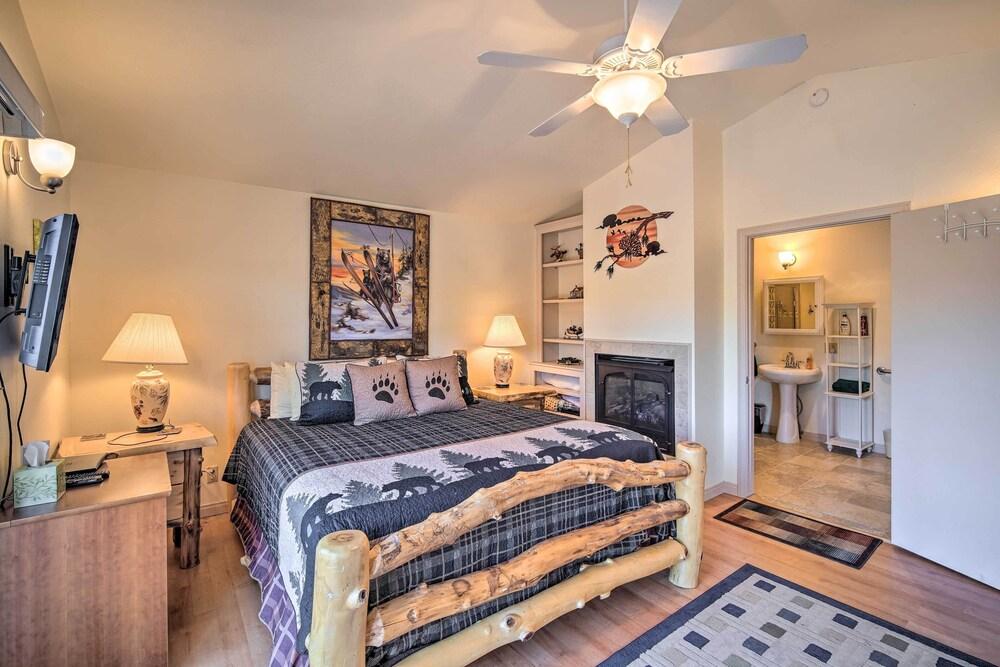 5 Mi to Snow Summit: Cabin w/ Deck & Fireplace