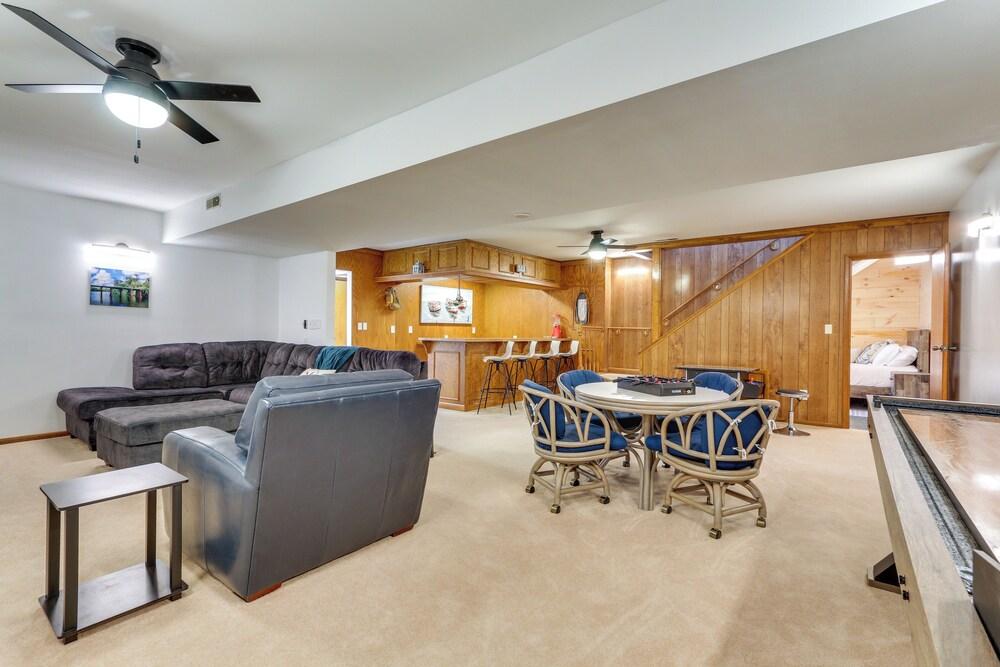 Lakefront Home w/ Rooftop Deck, Grill, Games!