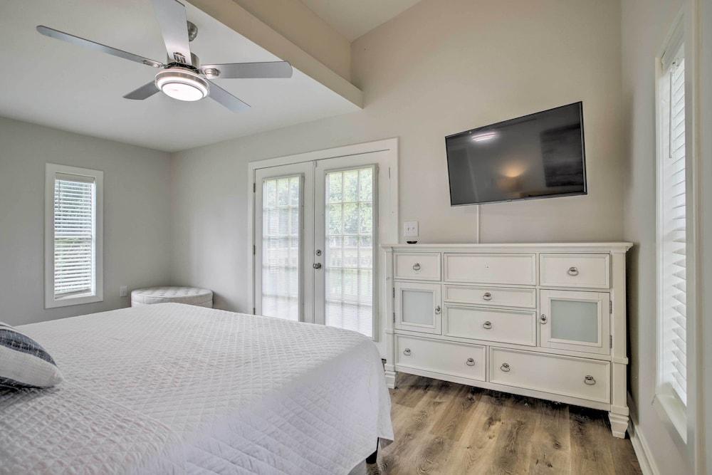 Pet-friendly Cottage, 3 Blocks to Main St!