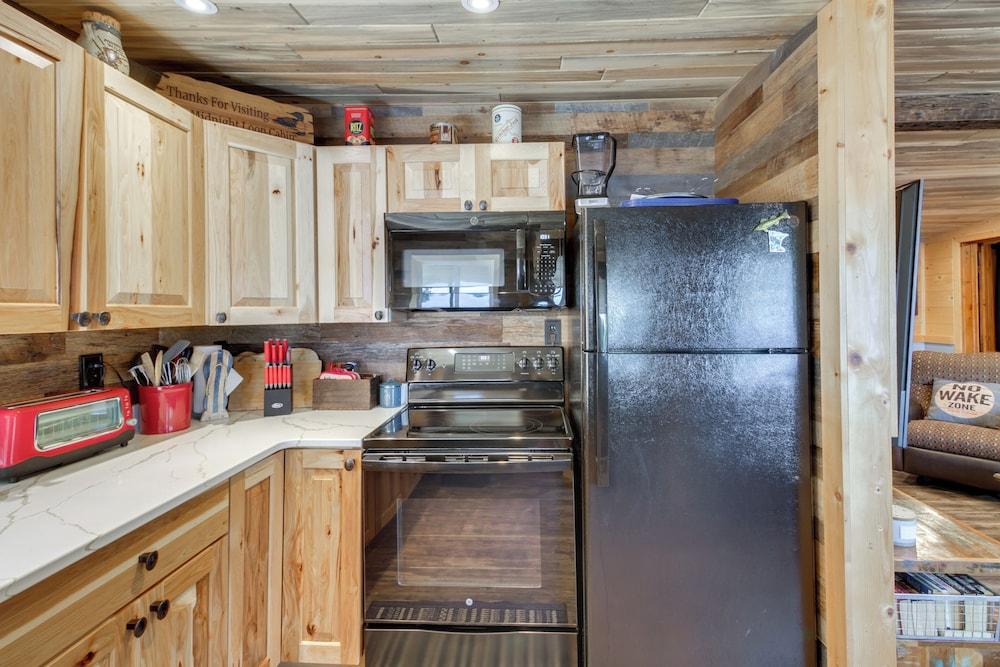 Pequot Lakes Cabin w/ Dock on Loon Lake!