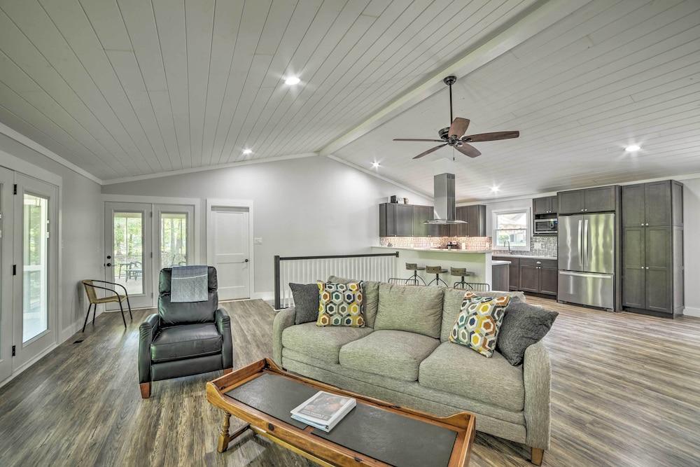 Lake Barkley Waterfront Home w/ Deck & Boat Dock!