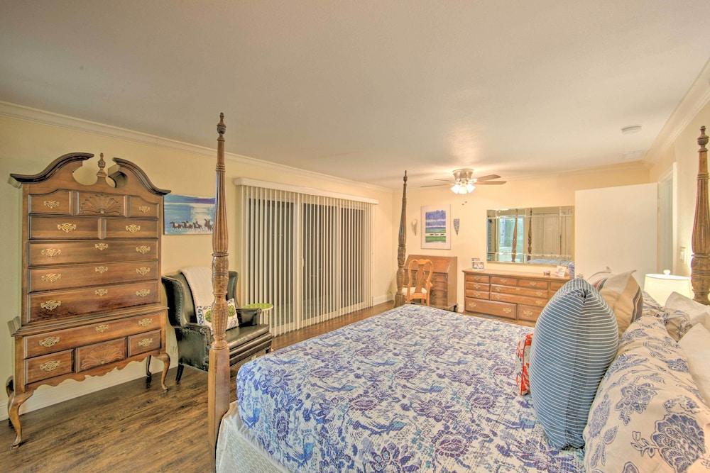 Malakoff Lakefront Home: Golf Course On-site!