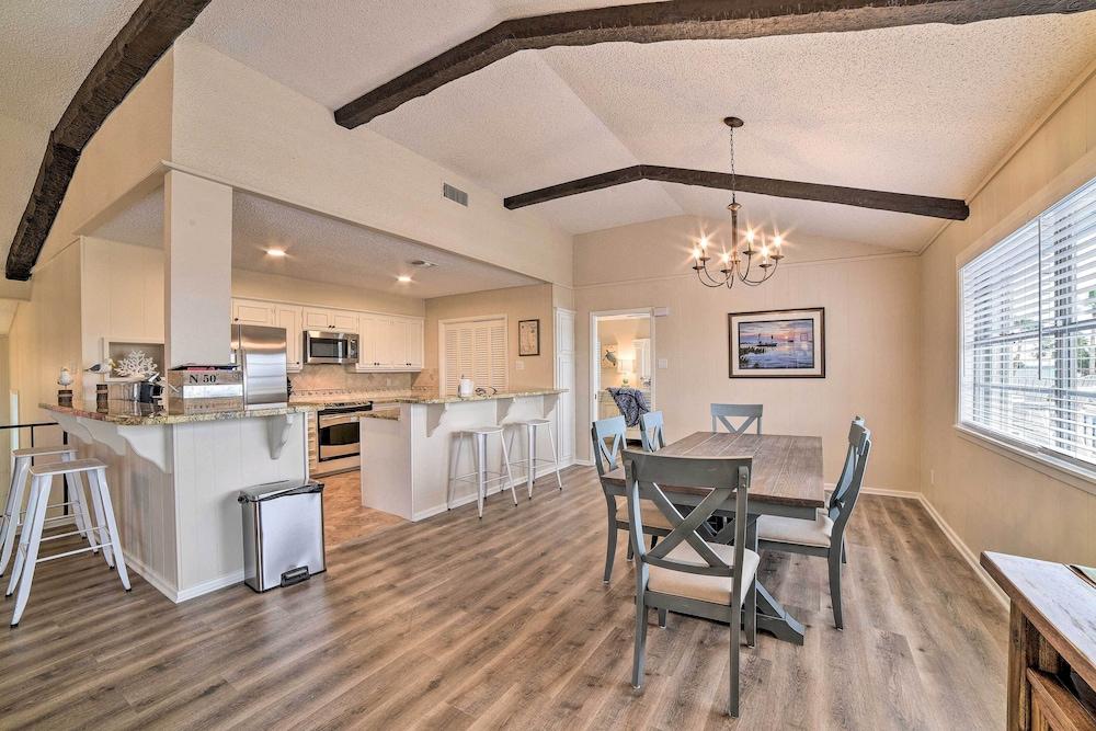 Private Dock: Charming & Spacious Rockport Abode!