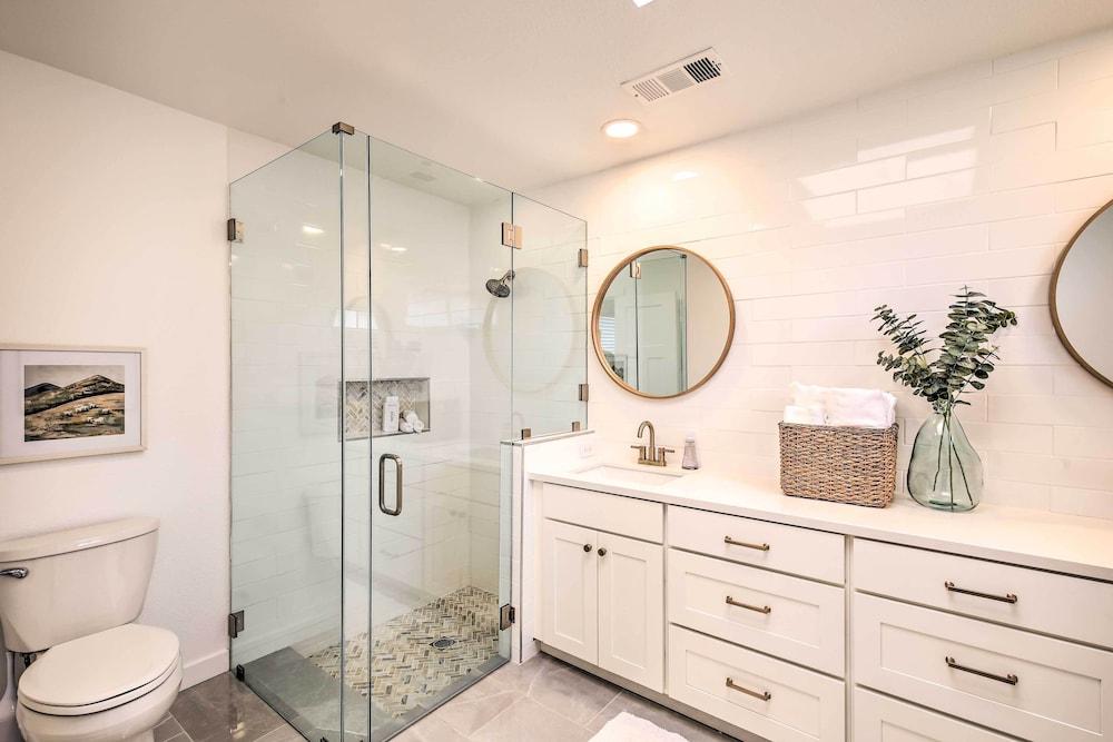 Palm Desert Escape w/ Patio, Grill & Fire Pit