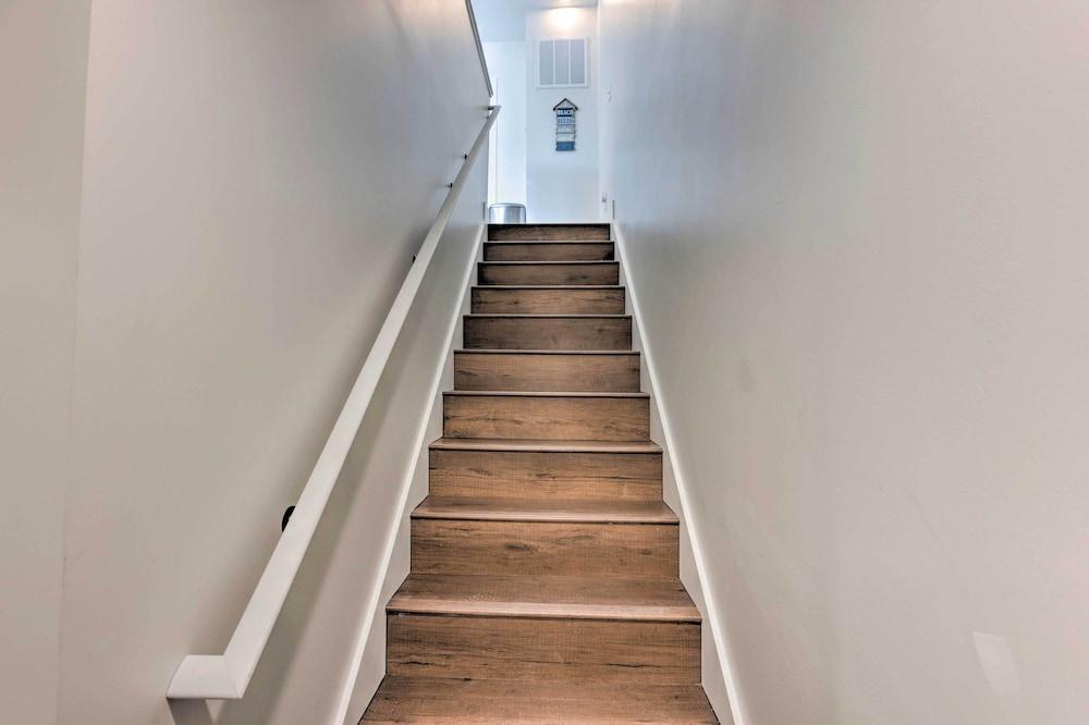 Traverse City Townhome: Walk to Beach!