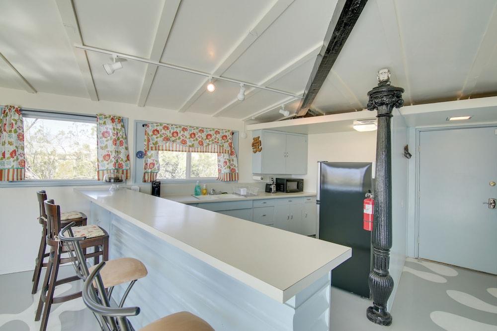 Patio & Views: Eccentric Desert Hot Springs Home