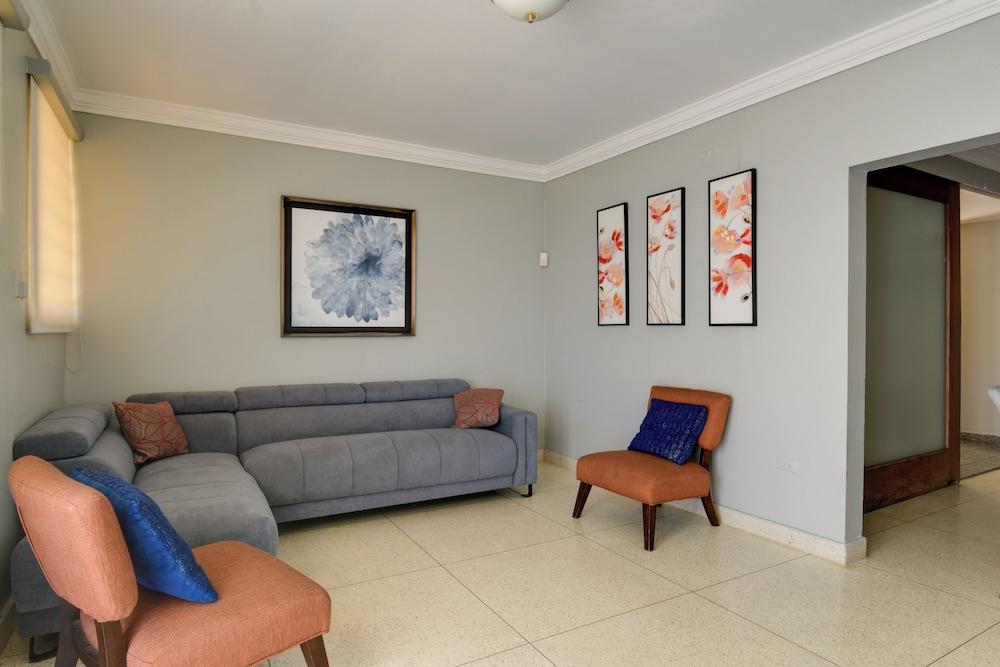 Private Heated Pool: Walk to Isla Verde Beach