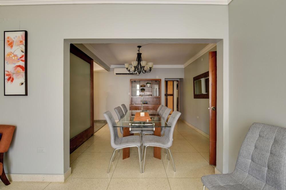 Private Heated Pool: Walk to Isla Verde Beach