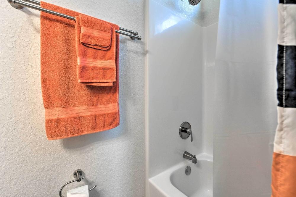 'sea Shell Chalet': Oceanfront Surfside Beach Gem