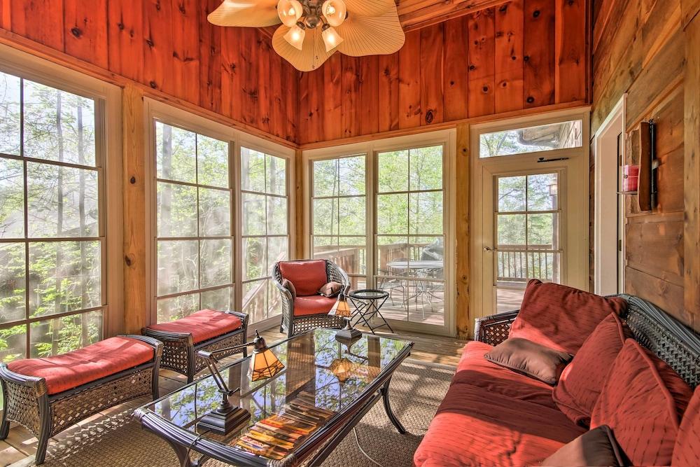 Lakefront South Carolina Abode w/ Deck & Boat Dock