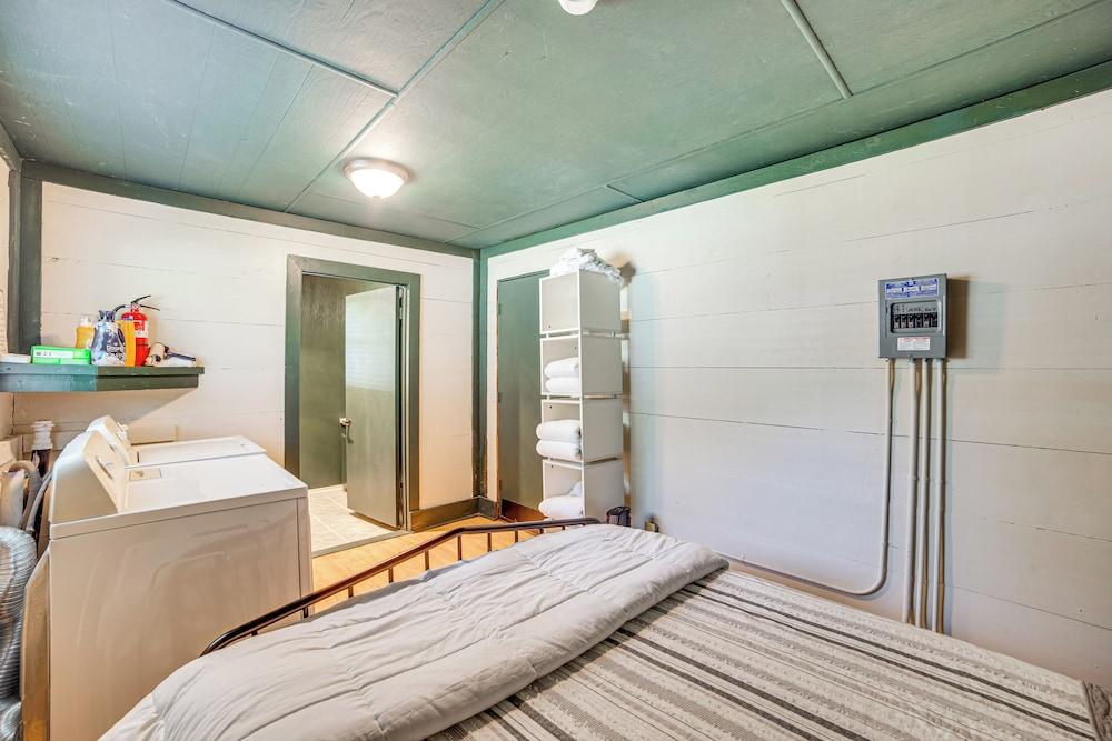 Spacious Deck: Waterfront Home in Gun Barrel City!