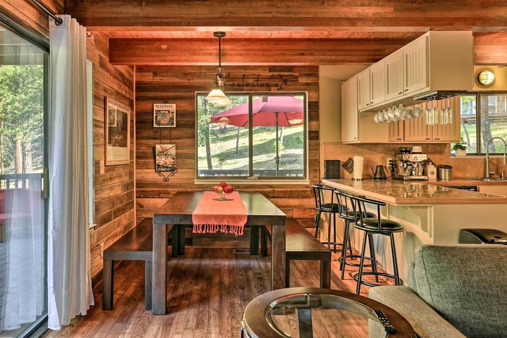 Spacious Groveland Cabin w/ Wraparound Deck!