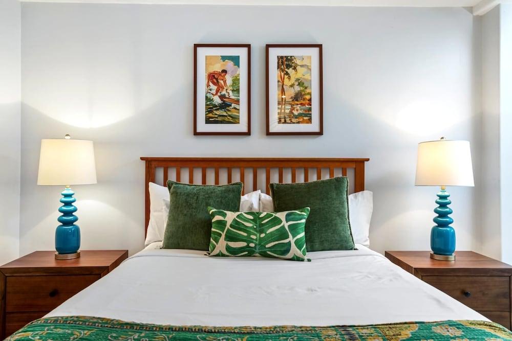 Kaanapalii Royal by KBM