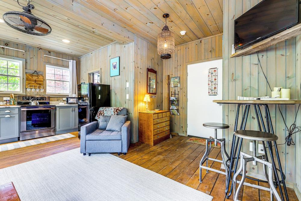 Killingly Barnyard Studio in Wine Country!