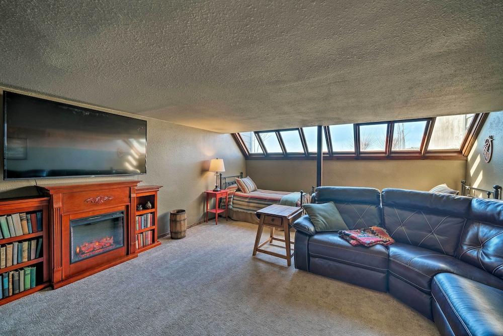 Bozeman Home on 11 Acres w/ Mountain Views!