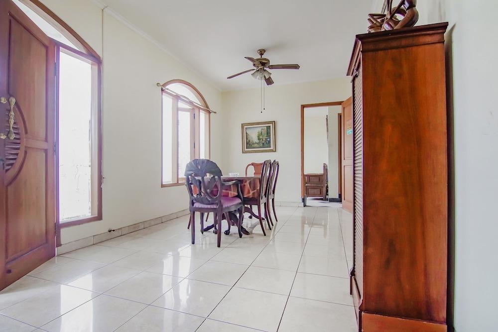 Hotel O Gayatri Residence