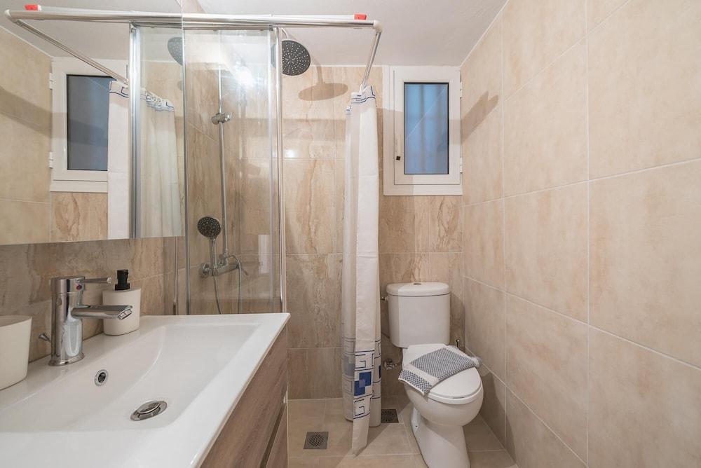 Cozy Acropolis Studio by Cloudkeys