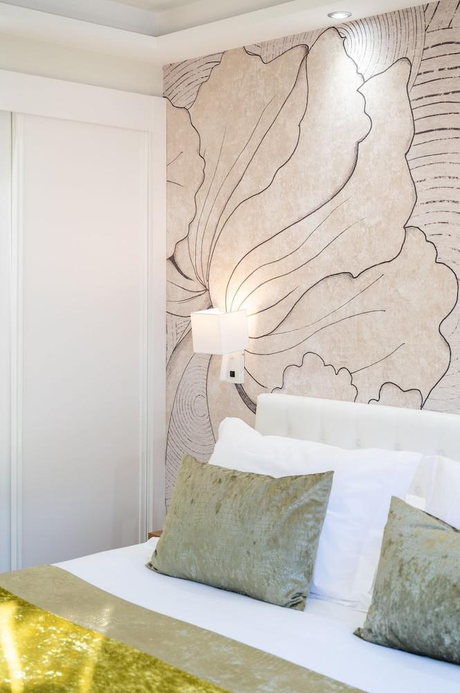 THE MIRROR & SPA by Elegant Residences