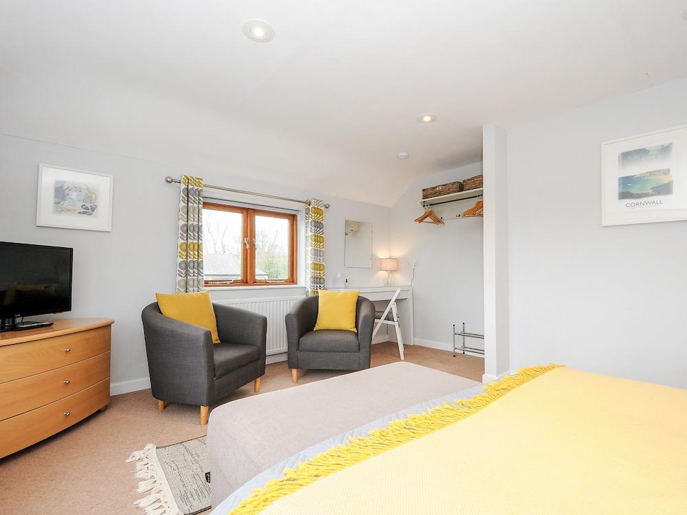 Great Brightor Cob Barn