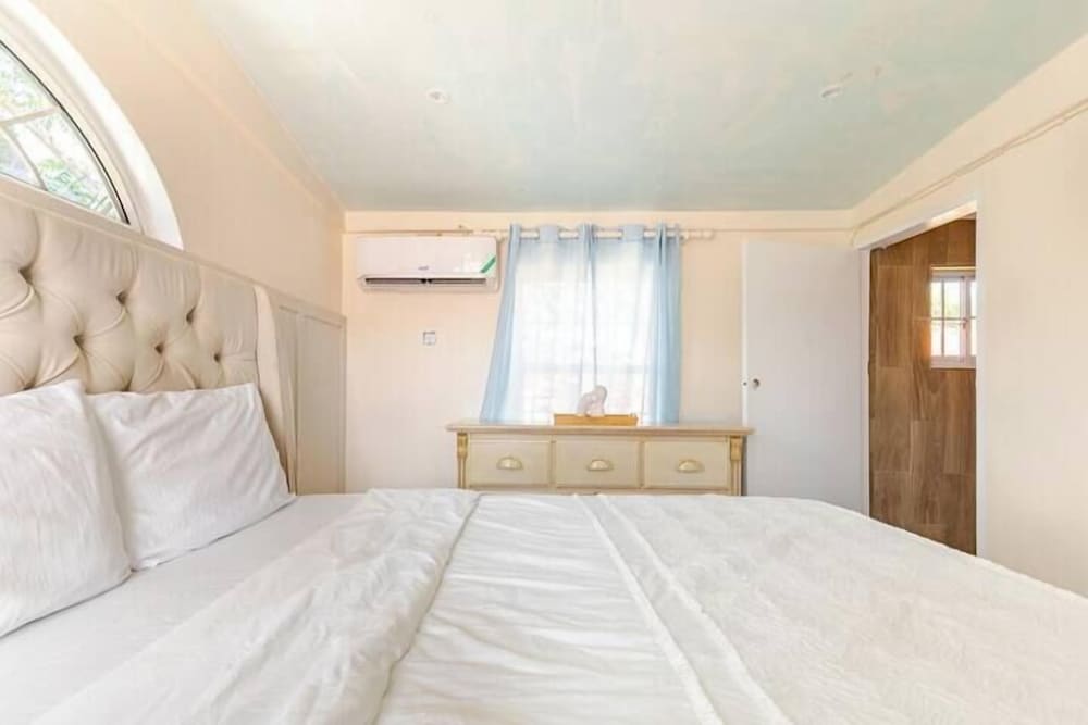 The cloud room At Csompo Silver Manor