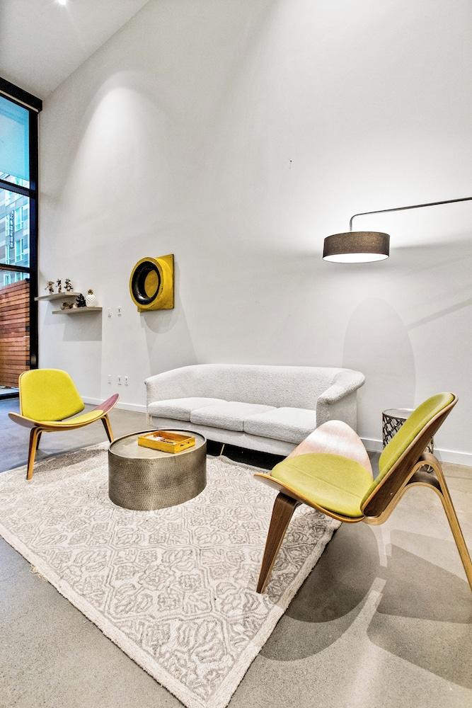 Posh Lofty Pad in Central Redmond