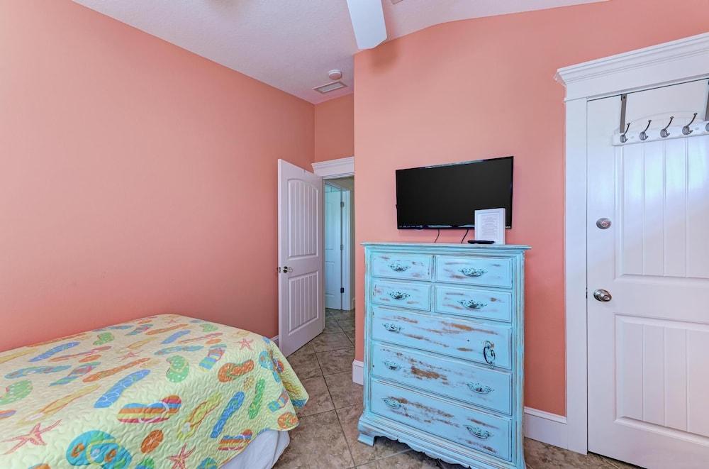 Caribbean Surf managed by Beach Retreats