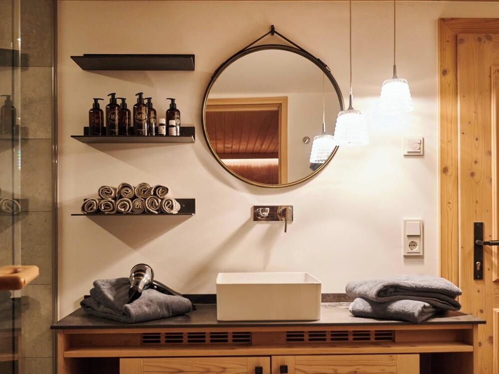 Serviced Luxury Chalet Evi