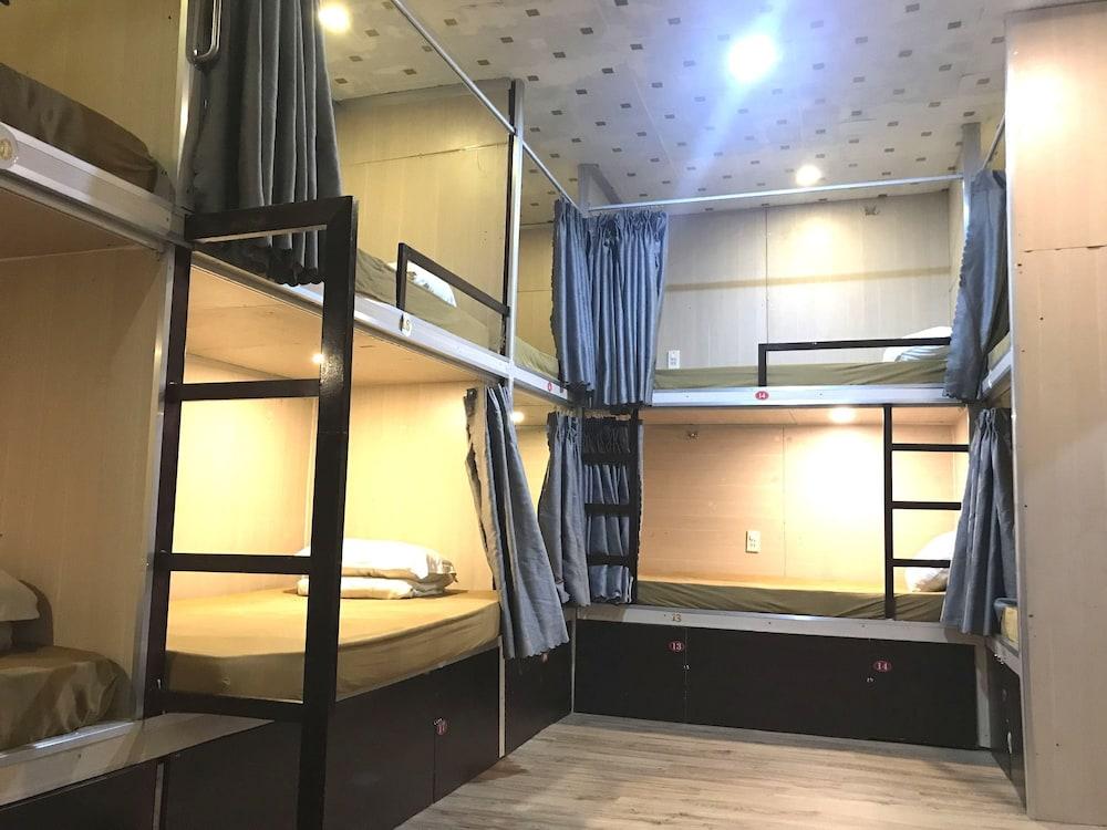 Viet Star Buffet Club & Marvel Hostel