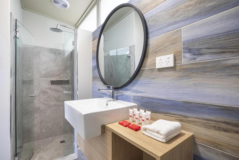 Nightcap at Marine Hotel