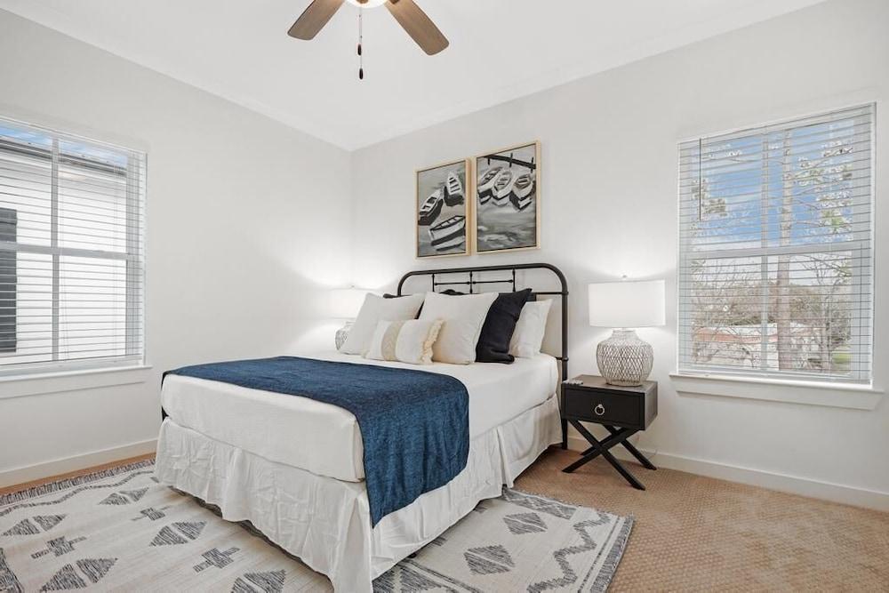 Hidden Gem! 3br/2.5ba Home/pool/near Beach/slps 10