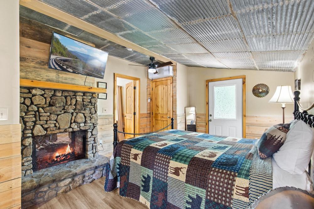 Hidden Mountain View