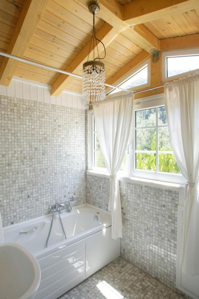 Villa Thalia - Agios Nikitas Villas