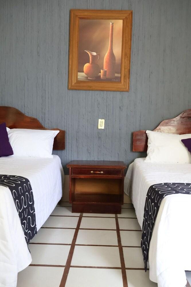 OYO Hotel San Felipe Inn