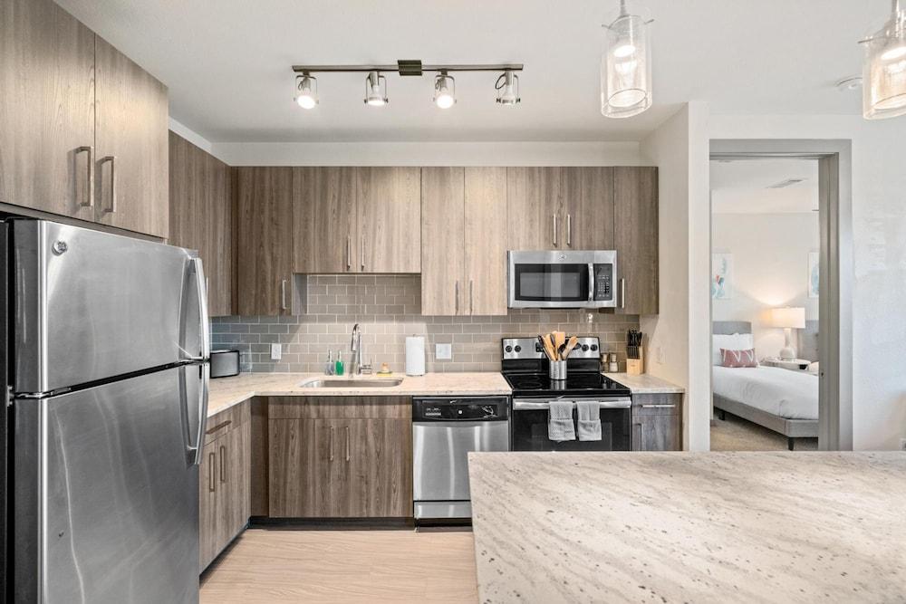 Arlington Stylish 2BD 2BA Apartment