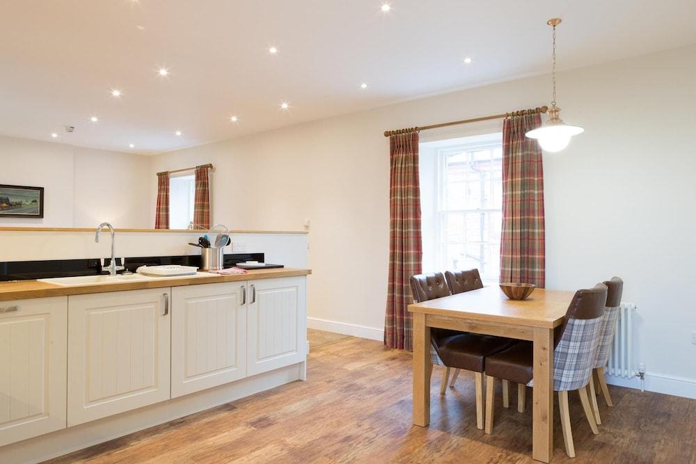 Stylish Apartment With Magnificent Views of The Netherby Estate