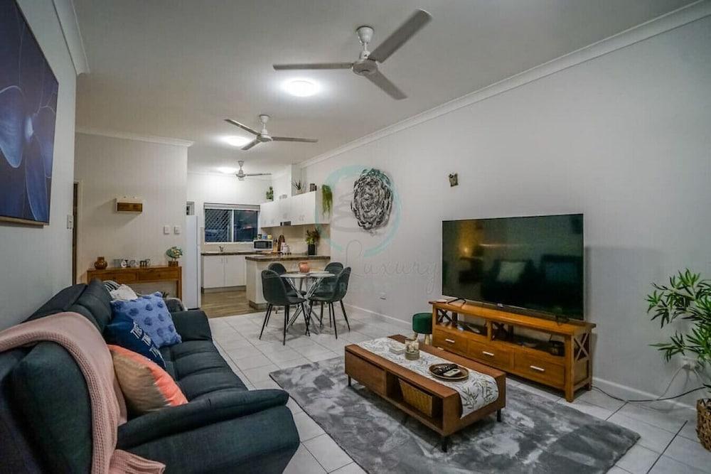 ZEN HIDEAWAY - Cozy 2BR Modern Unit