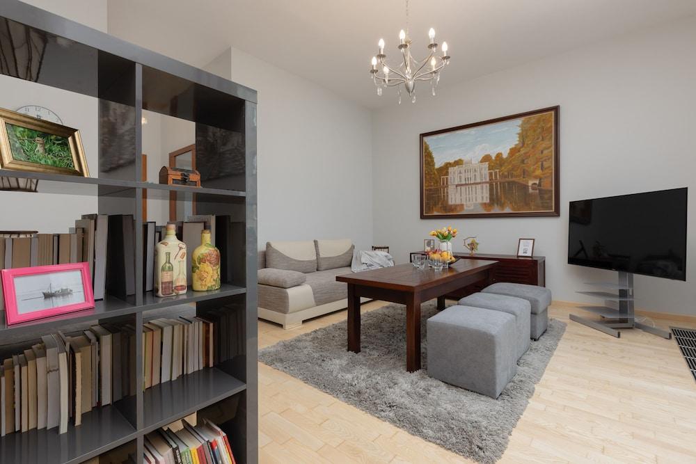 Apartment Czerniakowska by Renters