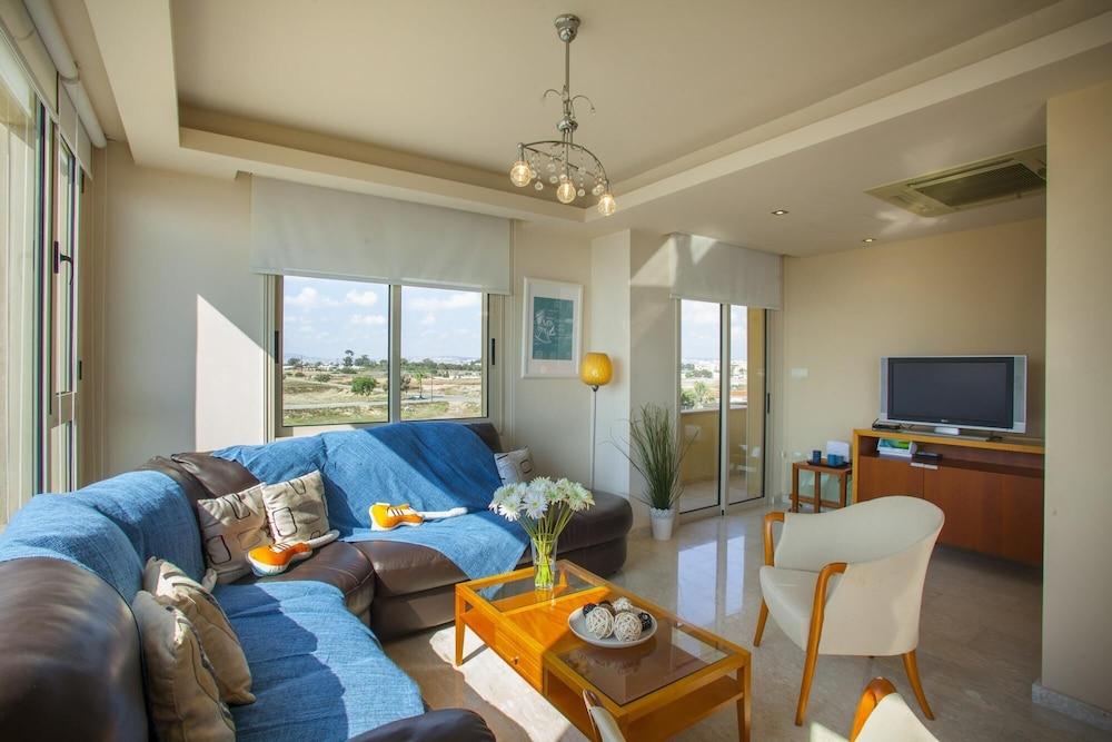 Mackenzie Eftyhia Beachfront Suite