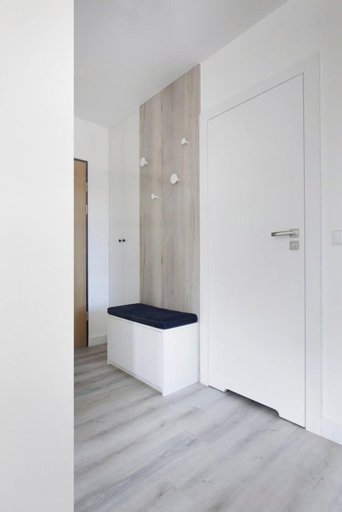 Elite Apartments Verde 10 Minutes Walk From the Beach Balcony Seaside