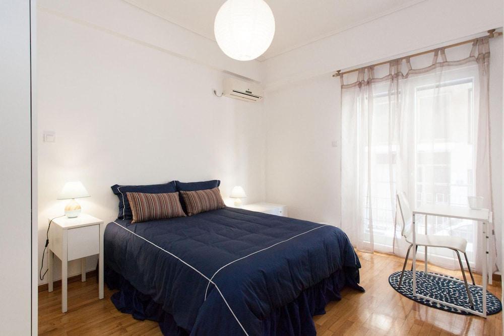 Lovely 2 Bedroom apt in Metaxourgio Center