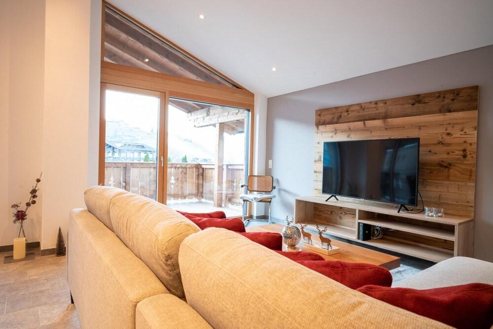 First IN Mountain Chalet B