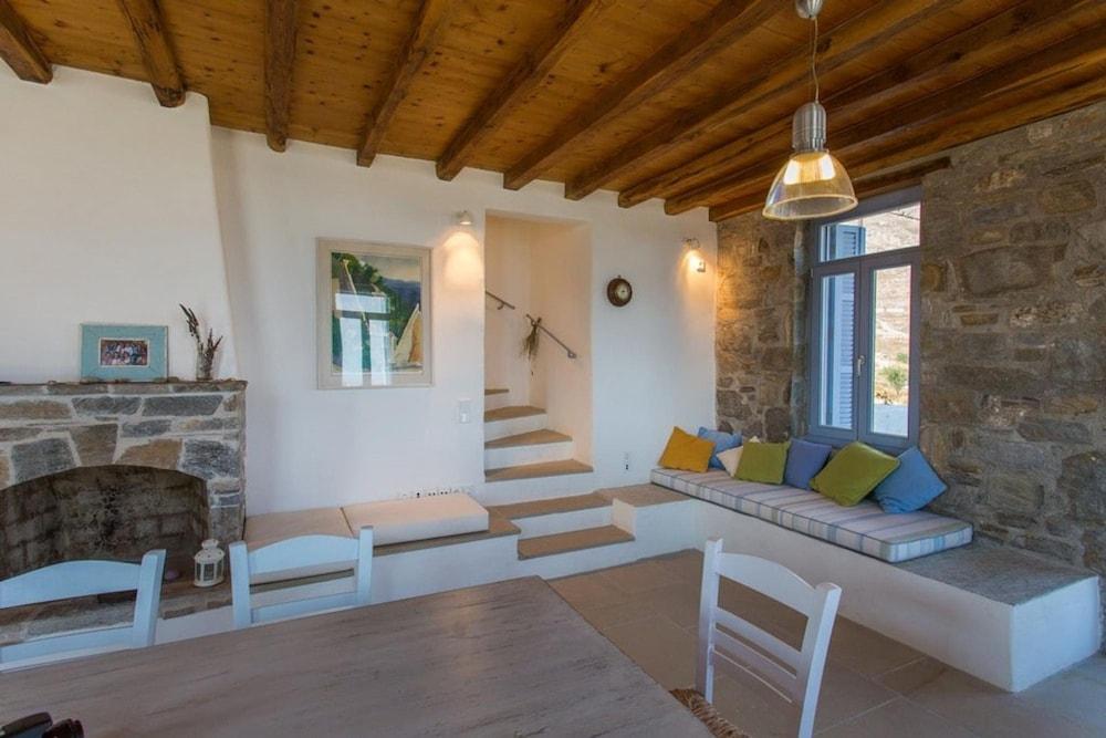 An Amazing Stone Villa-b in Serifos w Shared Pool
