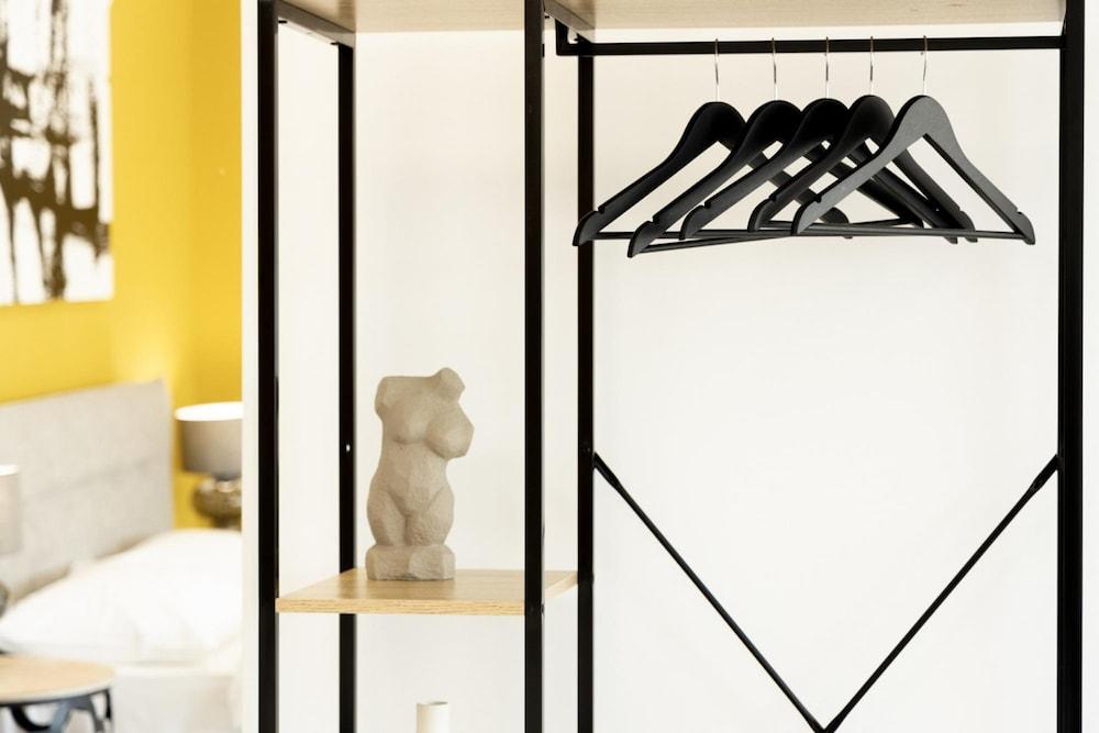 Hip And Fun in Athens Apt A