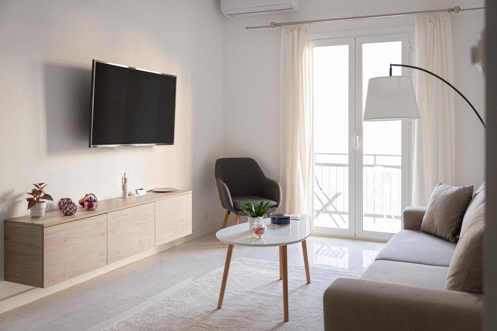 Acropolis Urban Life